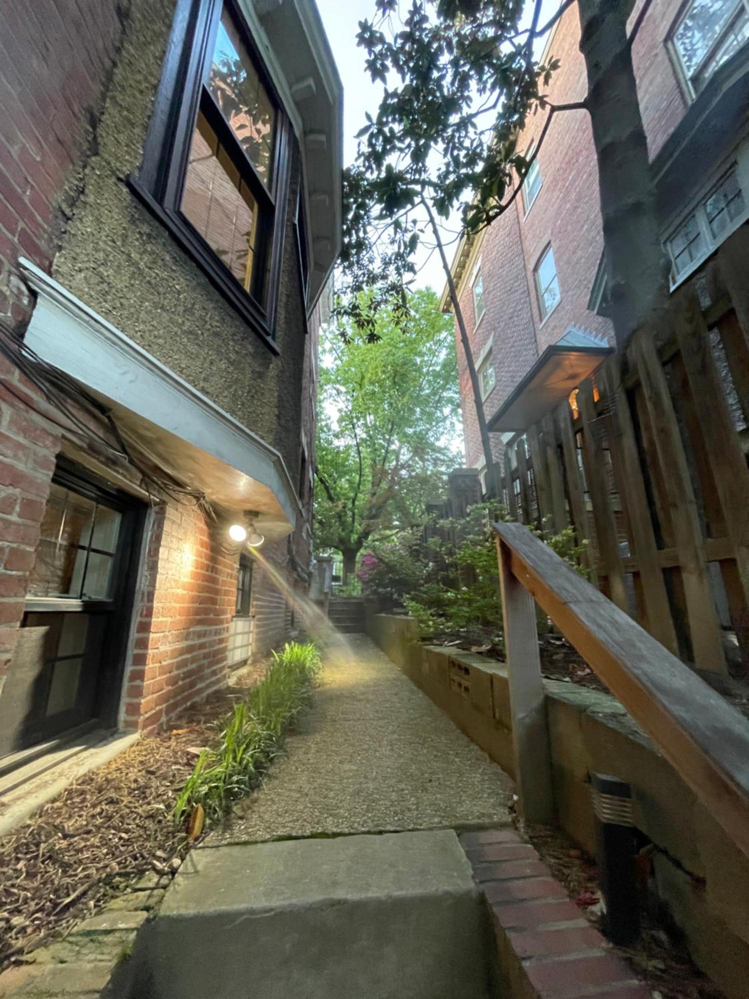2 Bedroom By Zoo, Metro, Park And Embassies In Forest Hills - Best Location Washington Bagian luar foto